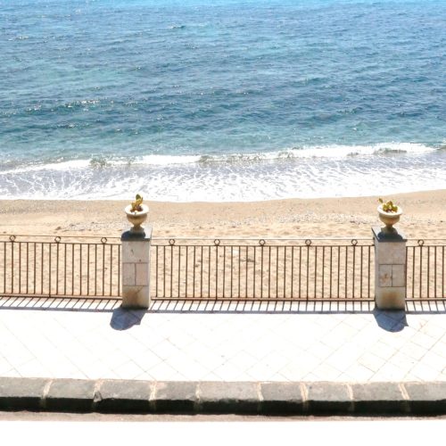 Camera Tripla vista Mare