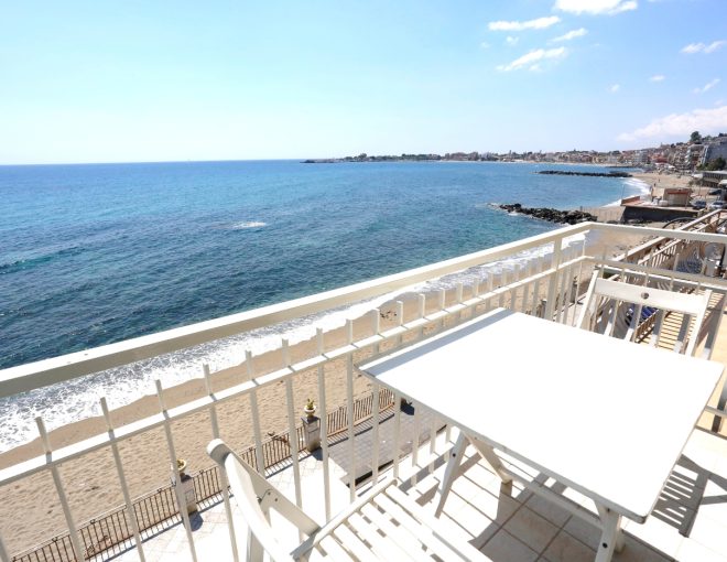 Camera Tripla vista Mare